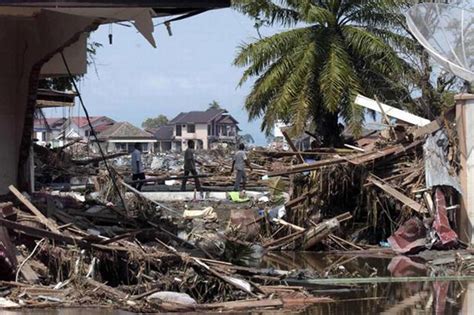  Aceh Tsunami 2004:  En Devastating Naturkatastrof och En Historia av Mod ochÅteruppbyggnad